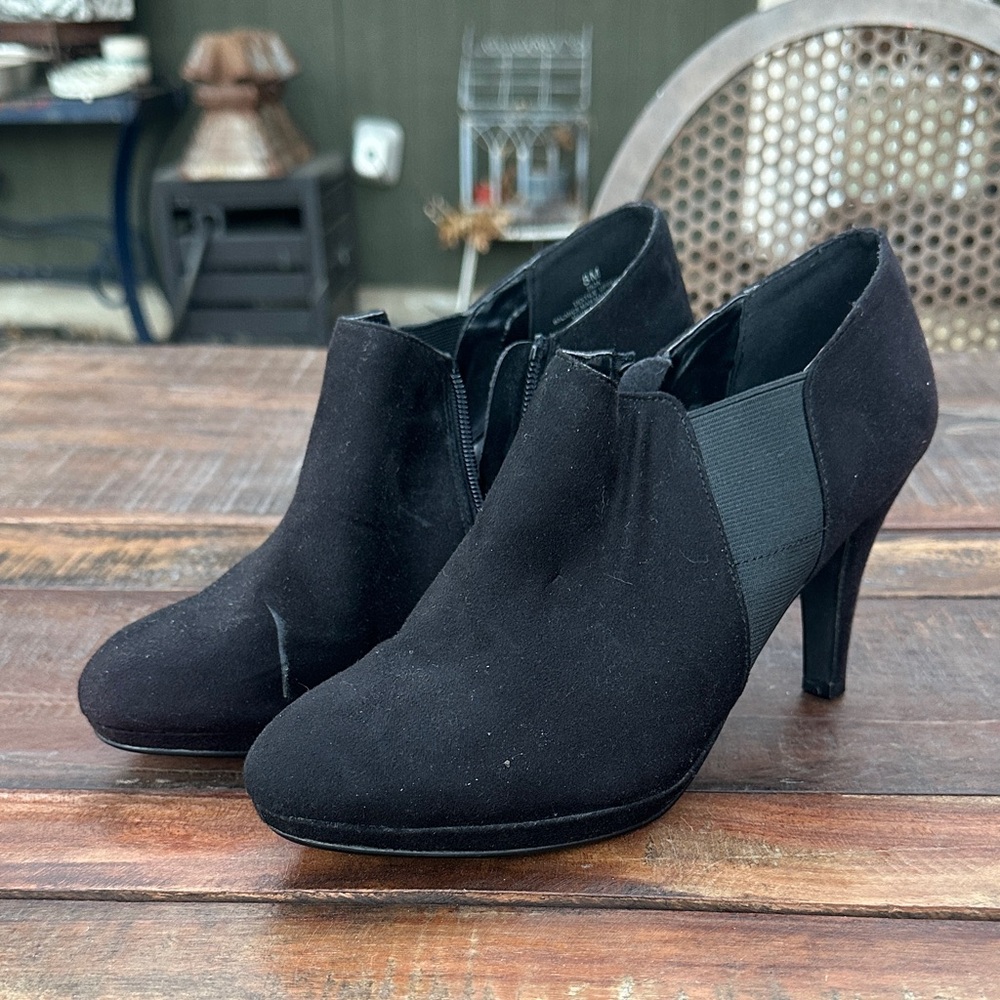 Elegant Black impo stretch Women's Heeled Ankle Boots size 8